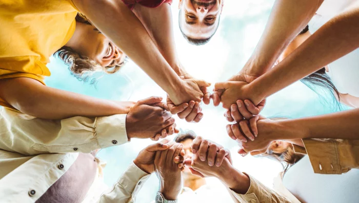 Quels métiers recrutent dans le secteur associatif ?