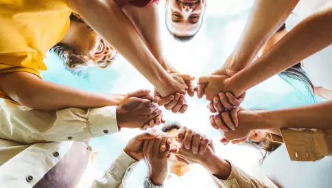 Quels métiers recrutent dans le secteur associatif ?