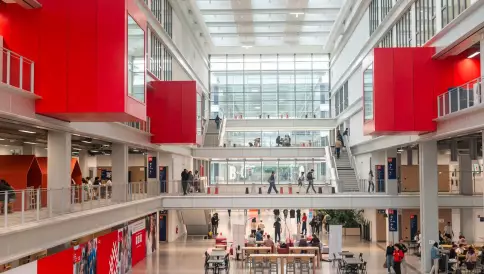emlyon : bilan du plan Résonances et cap stratégique 2030